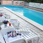 Garden Ξενοδοχείο