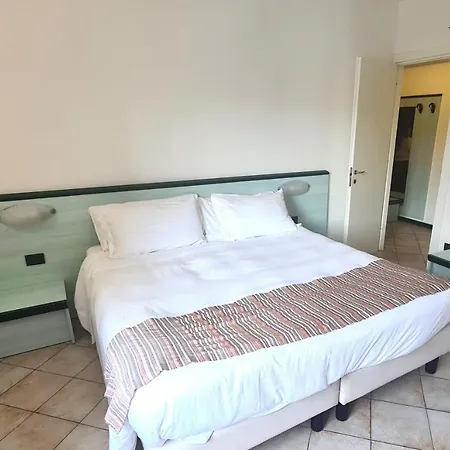 Garden 4*
