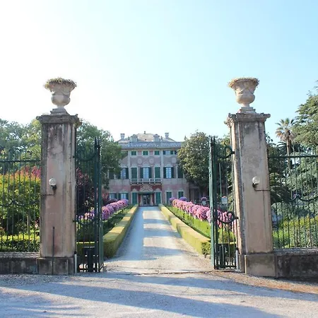 Garden Hotel