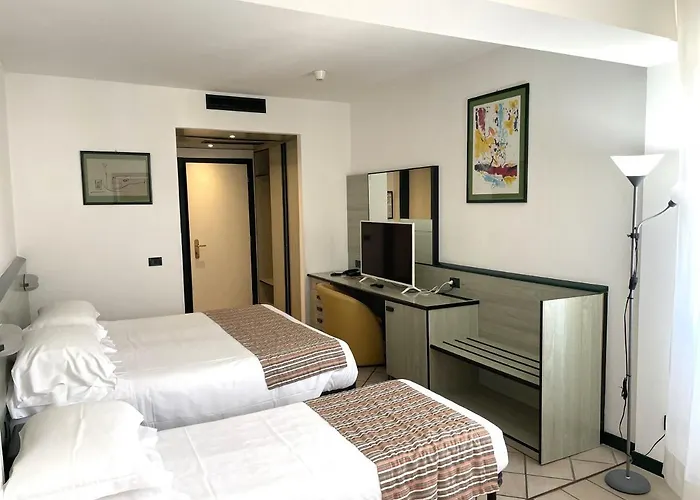 Garden Hotel 4*